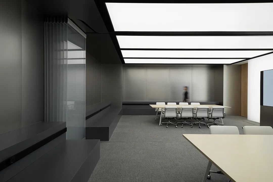 郑州上市集团办公室装建公司-现代大气办公室设计案