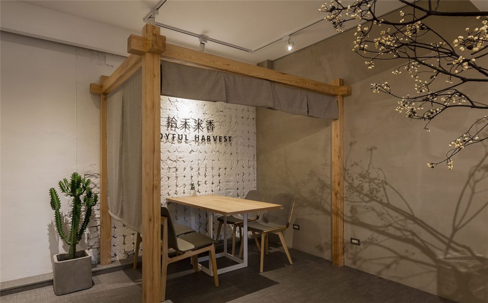 郑州拾禾米香手工零食店装建公司设计案例