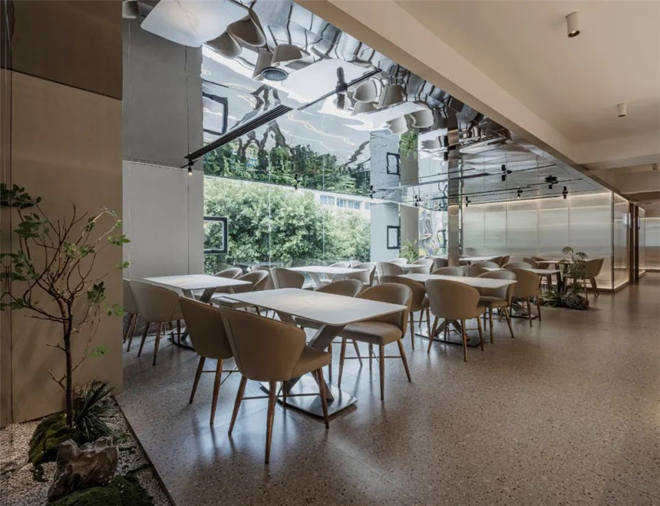 郑州无垠特色茶餐厅装建公司设计案例
