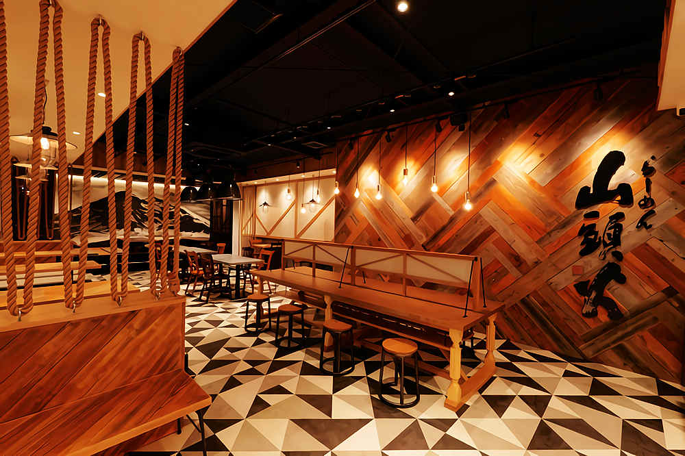 郑州日本山头火拉面餐厅装建公司设计案例