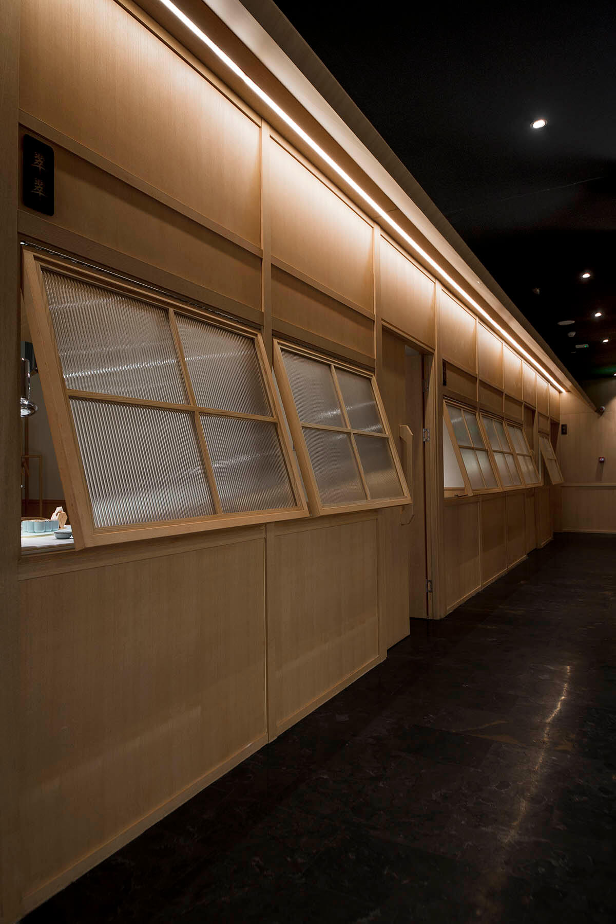 船岸主题餐厅装建—湖南菜特色餐厅设计案例(图11)