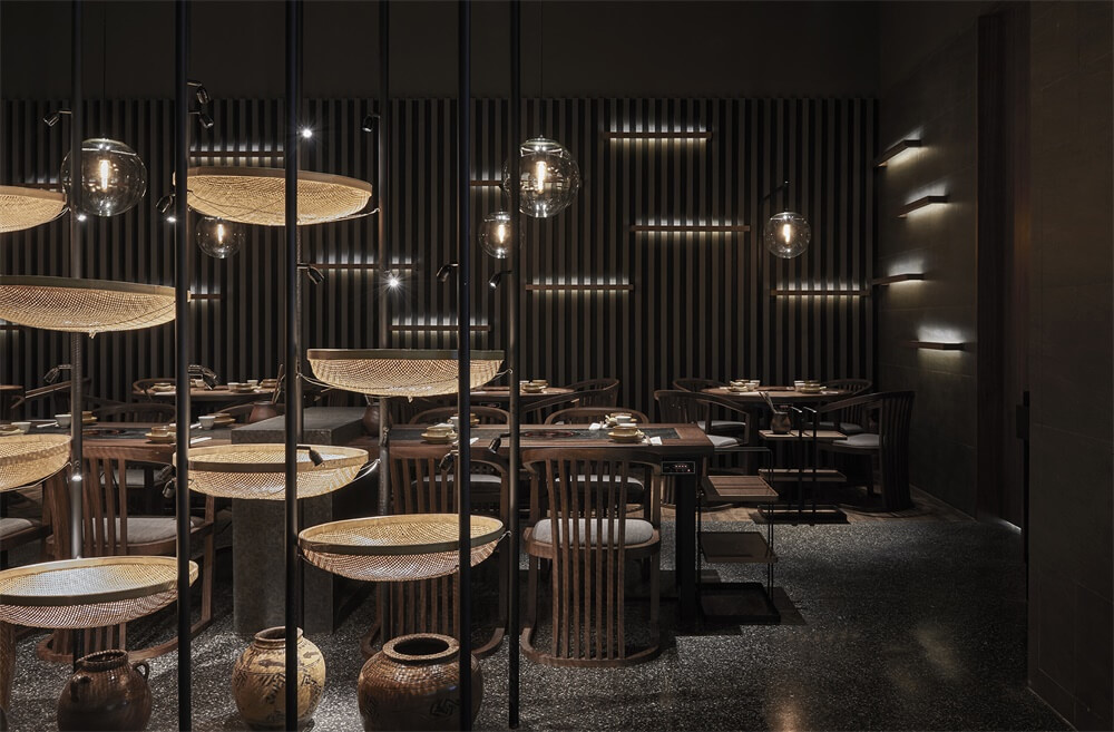 翘脚牛肉火锅店装建—尽膳口福餐厅设计案例(图11)