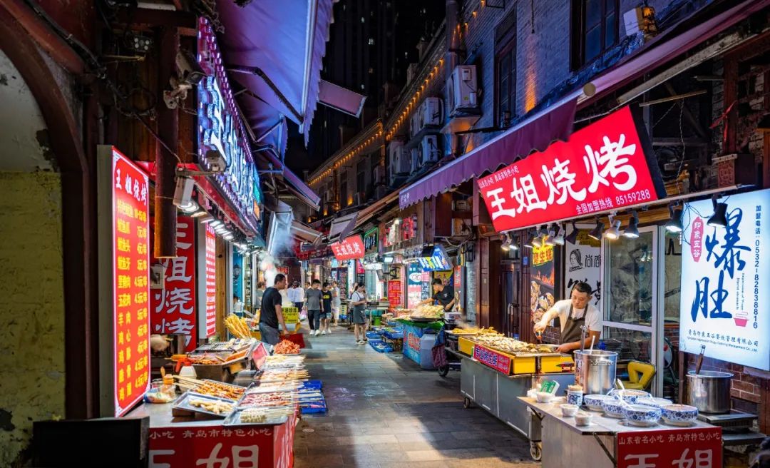 郑州连锁餐饮店设计公司直谋生意火爆不料味着你加盟就能赢利(图1) 0222-01.jpg