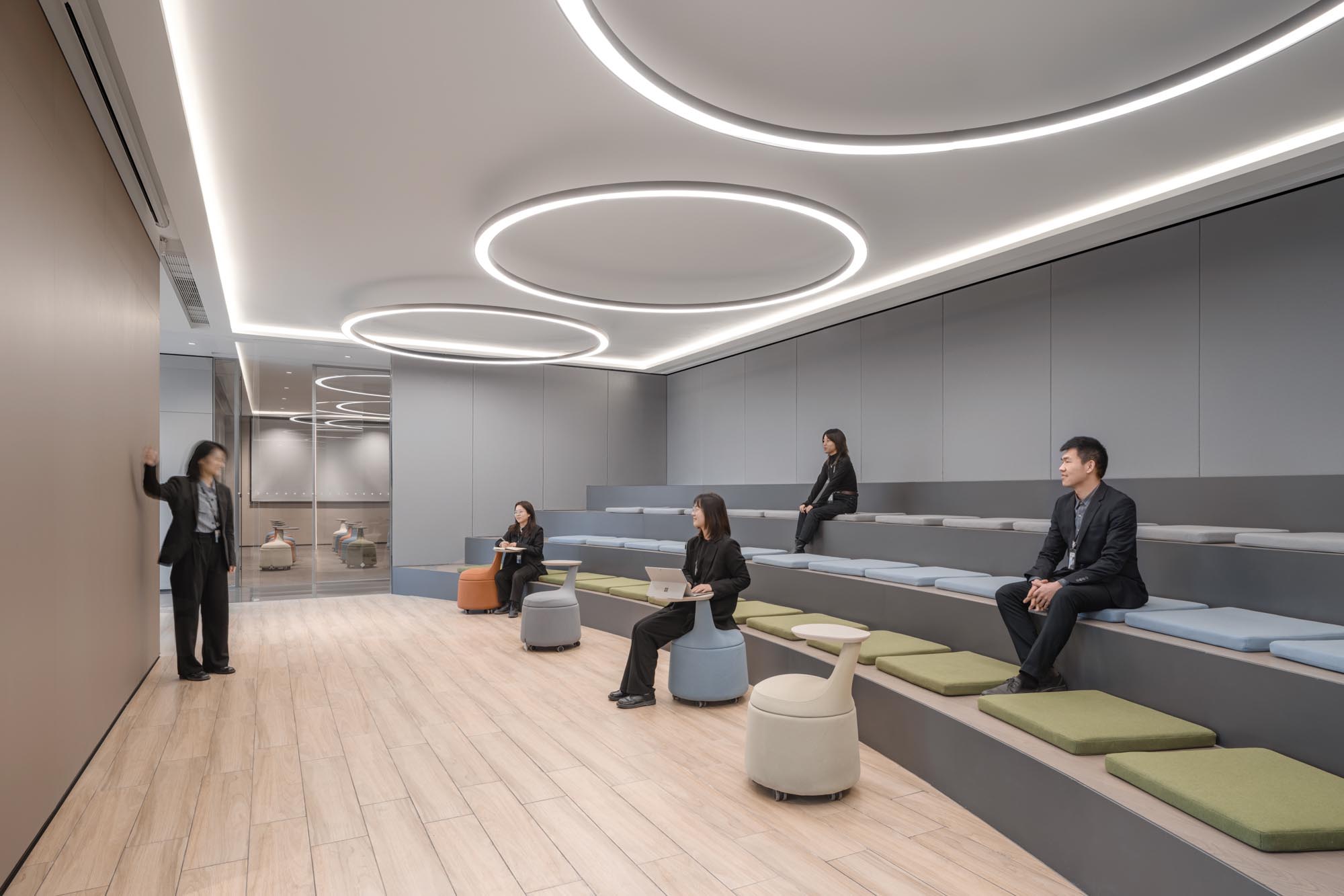 郑州总部办公设计公司观光式办公装建案例(图9) LYCS-Architecture-19.jpg