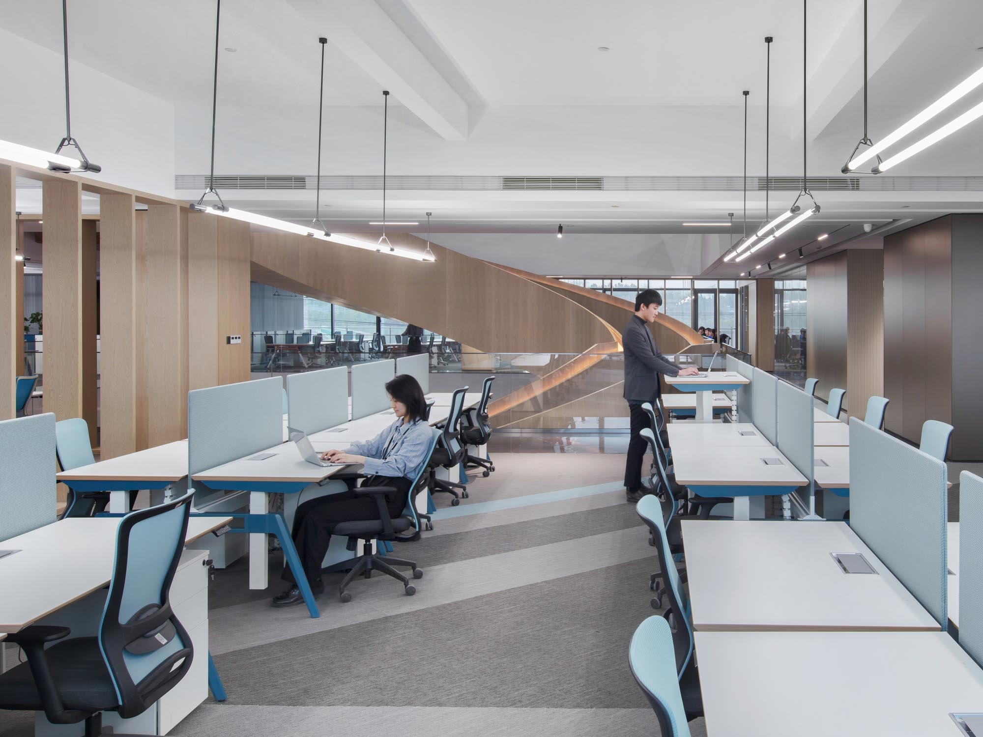 郑州总部办公设计公司观光式办公装建案例(图5) LYCS-Architecture-13.jpg