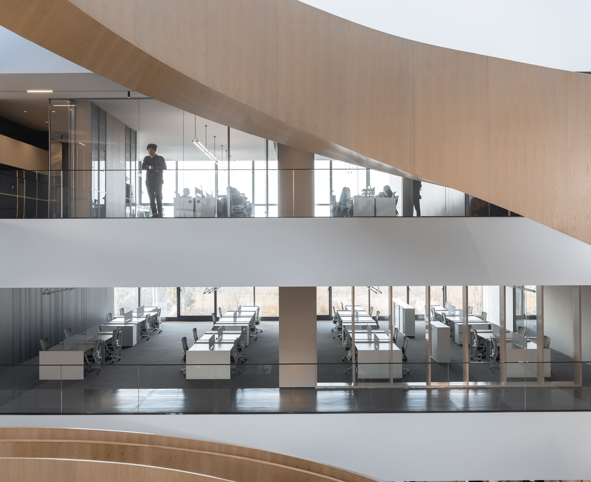 郑州总部办公设计公司观光式办公装建案例(图6) LYCS-Architecture-14.jpg