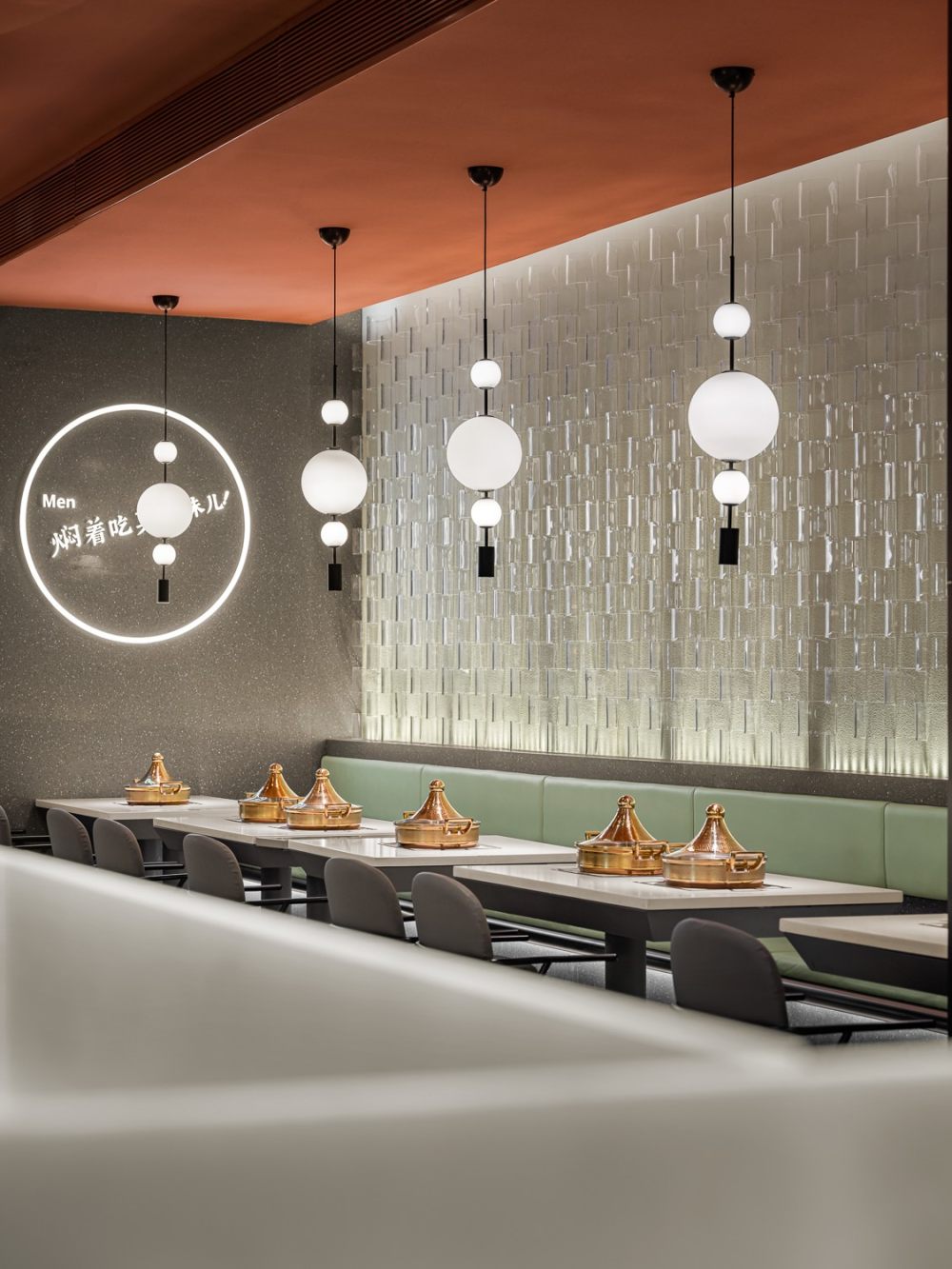 郑州火锅店装建公司黄记煌·三汁焖锅店设计案例(图13) 郑州火锅店装建公司黄记煌·三汁焖锅店设计案例(图13)