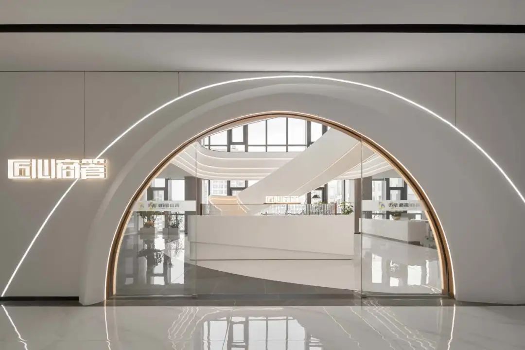 甲级写字楼匠心商管高端企业办公室装建设计(图1)