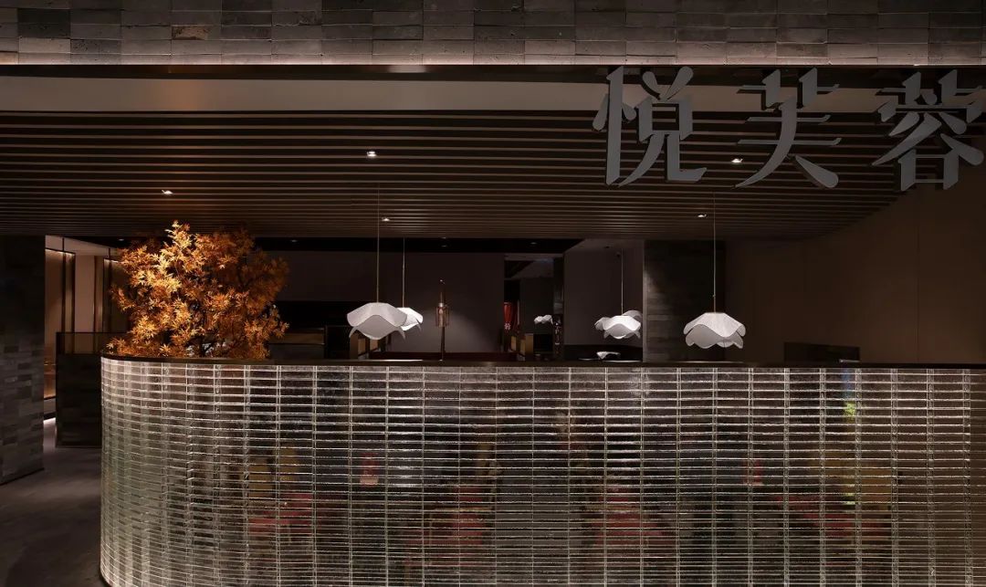 郑州餐饮设计推荐悦芙蓉新派川菜餐厅装建案例(图2)