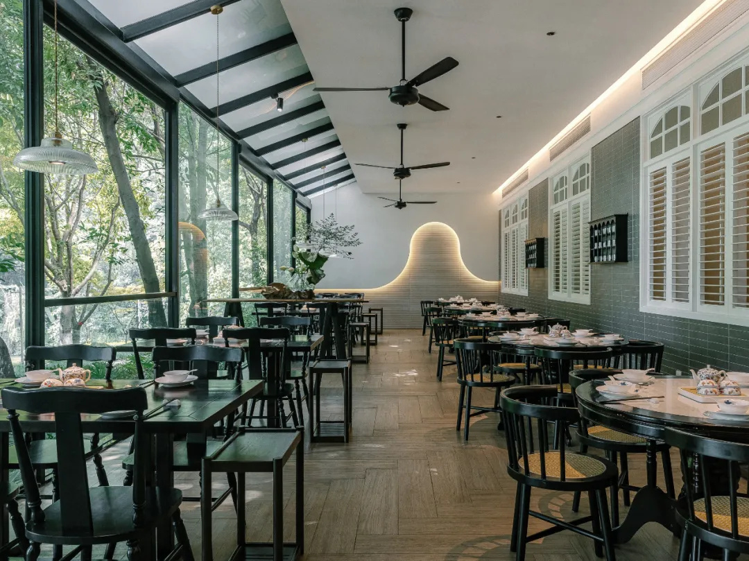 岭南特色 春喜传统粤式茶餐厅装建设计案例(图3) 岭南特色 春喜传统粤式茶餐厅装建设计案例(图3)