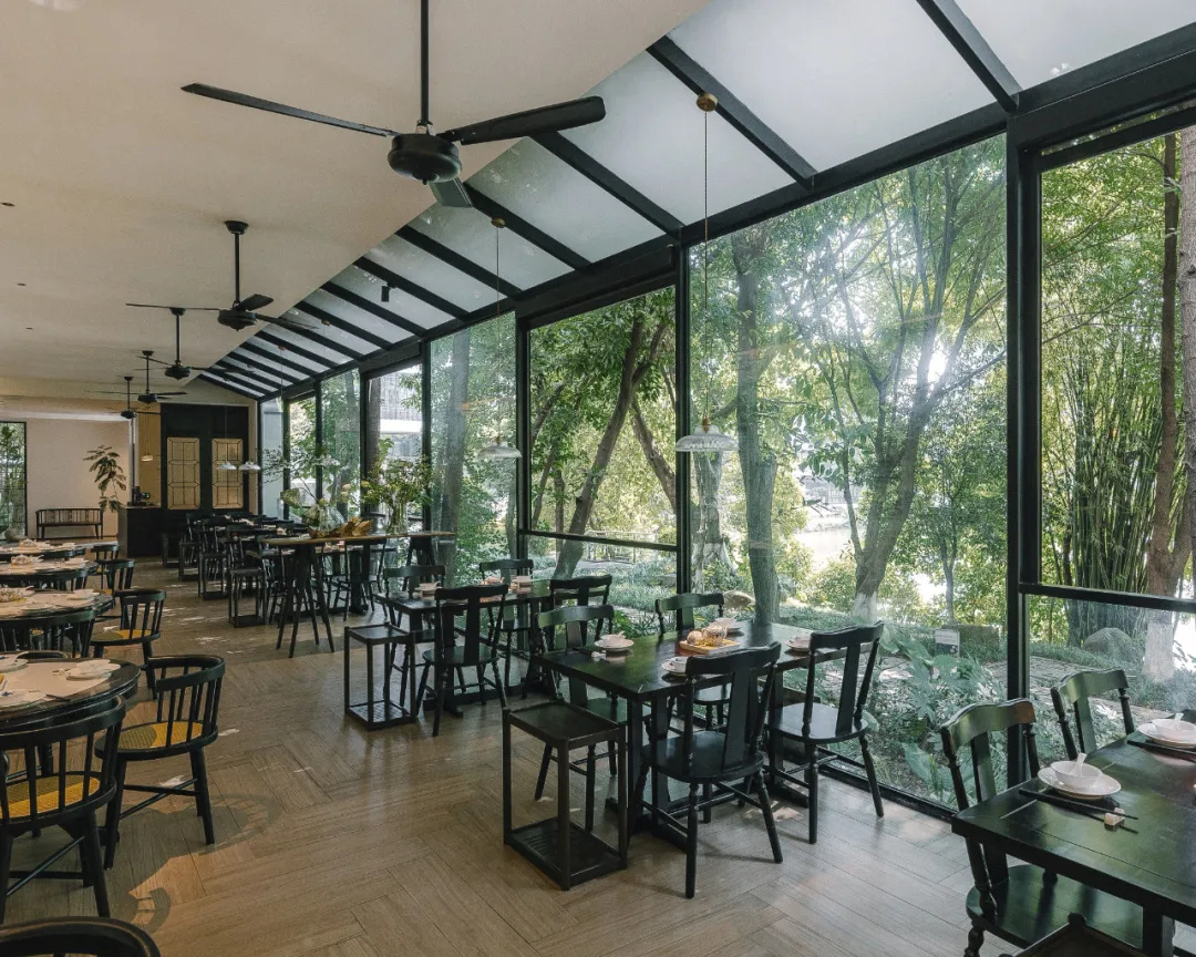 岭南特色 春喜传统粤式茶餐厅装建设计案例(图4) 岭南特色 春喜传统粤式茶餐厅装建设计案例(图4)