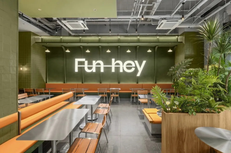 郑州BB贝博大推荐Fun-hey余欢泰式快餐店装建设计(图3)