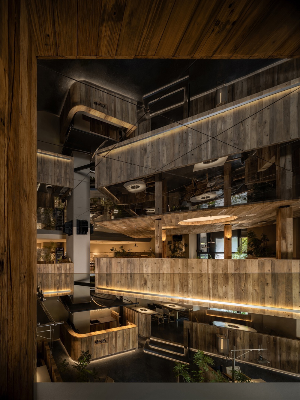 天然野趣   观山特色火锅店装建设计规划(图5)