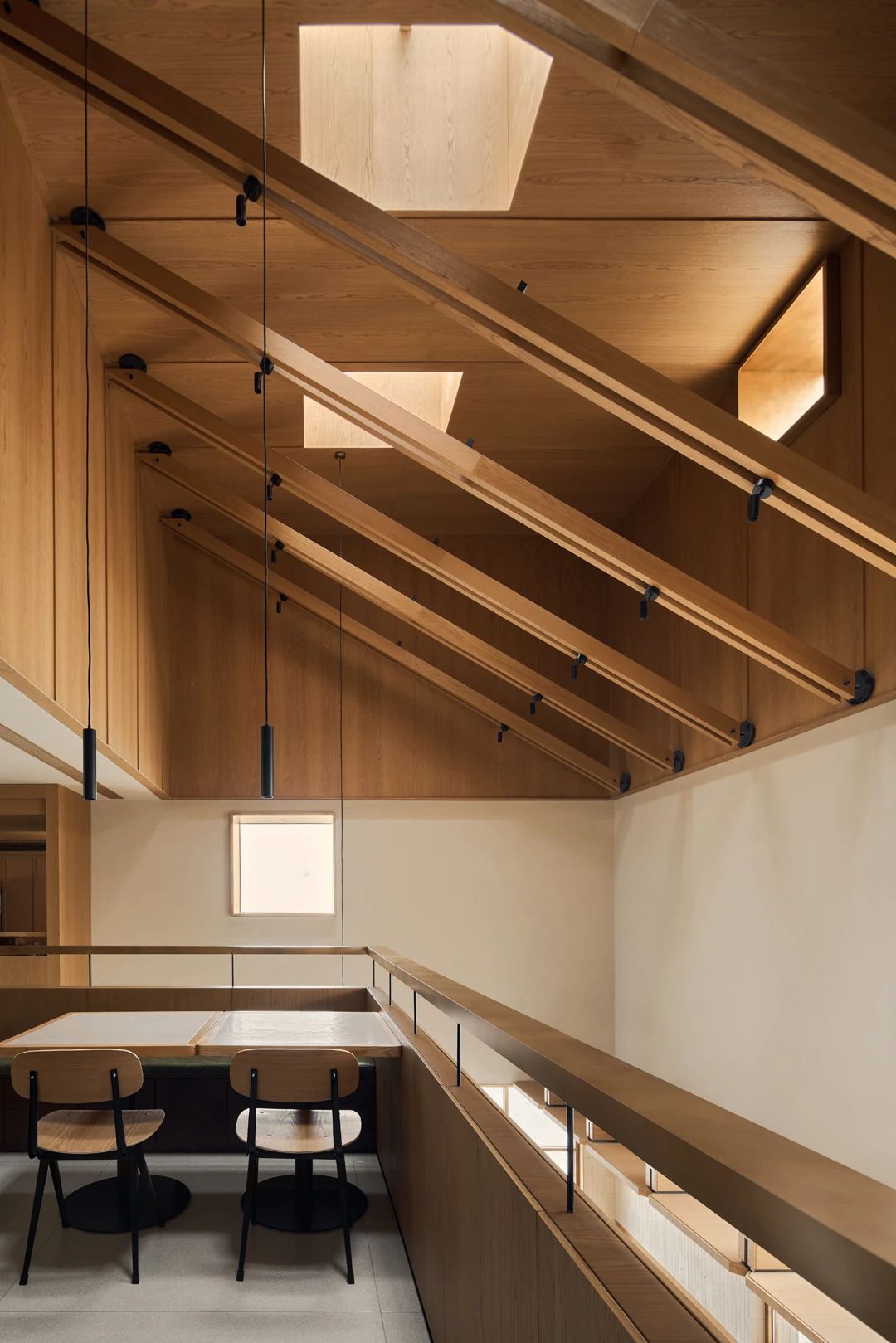 珍煲糖水·砂锅·幼海鲜融合餐厅装建设计规划(图9) 珍煲糖水·砂锅·幼海鲜融合餐厅装建设计规划(图9)