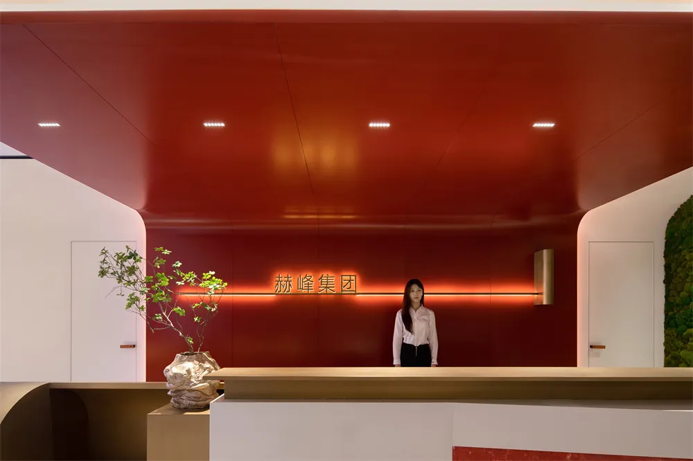 4200平赫峰集团总部办公大楼装建设计(图2) 640_wx_fmt=jpeg&from=appmsg&tp=webp&wxfrom=5&wx_lazy=1&wx_co=1 (1).jpg