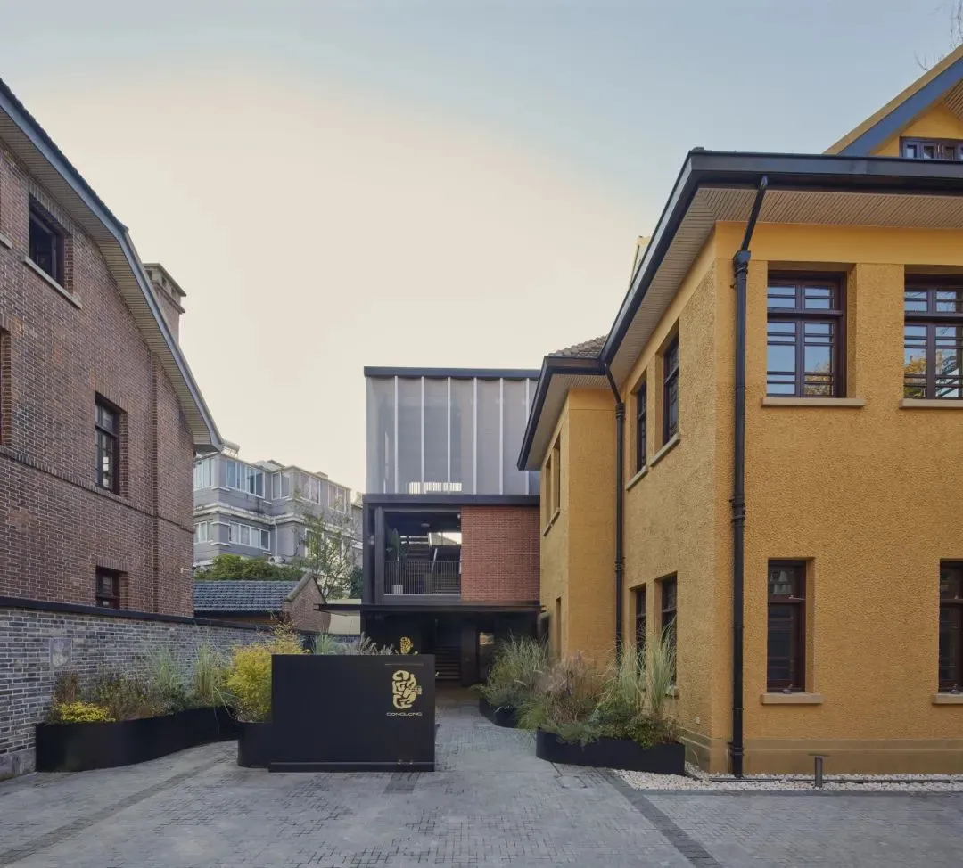 郑州BB贝博大推荐葱翠和牛幼火锅餐厅装建设计(图1) 郑州BB贝博大推荐葱翠和牛幼火锅餐厅装建设计(图1)