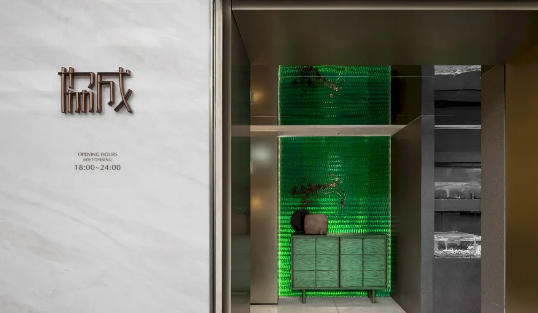 郑州BB贝博大推荐協成连锁海鲜火锅店装建设计(图2)