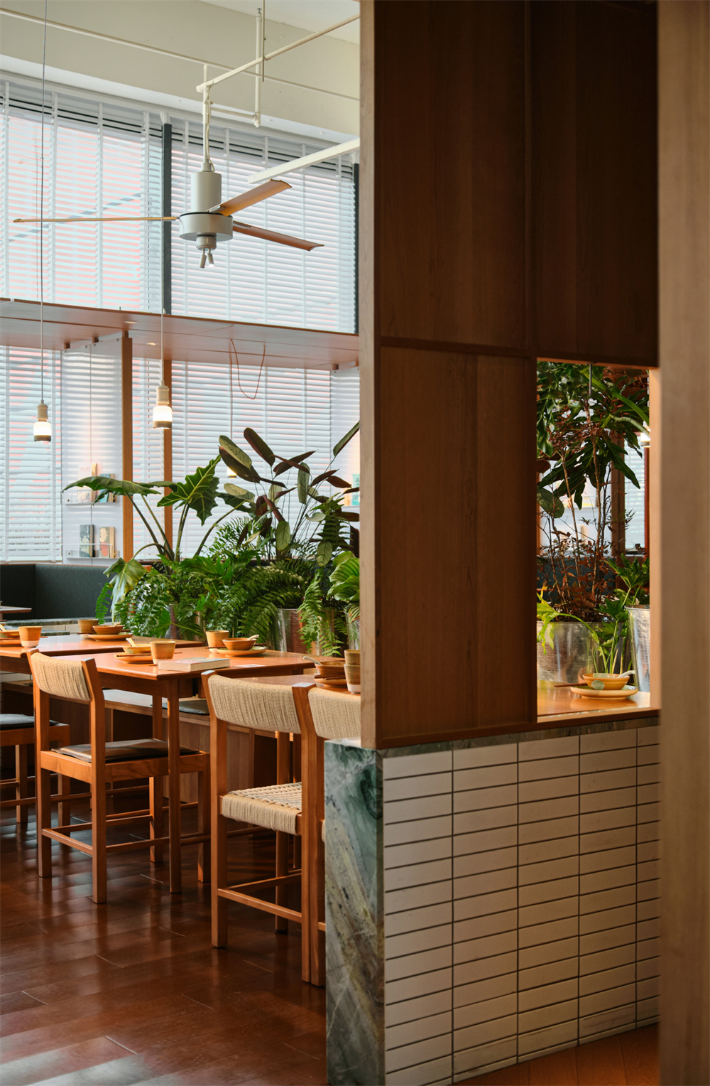 温顺工业风   三只辣椒餐饮店装建设计(图9)