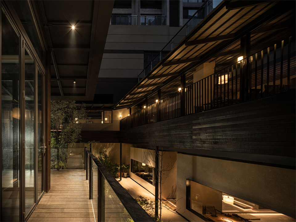 天井景观化用餐 共炉火锅店装建设计(图8) 天井景观化用餐 共炉火锅店装建设计(图8)
